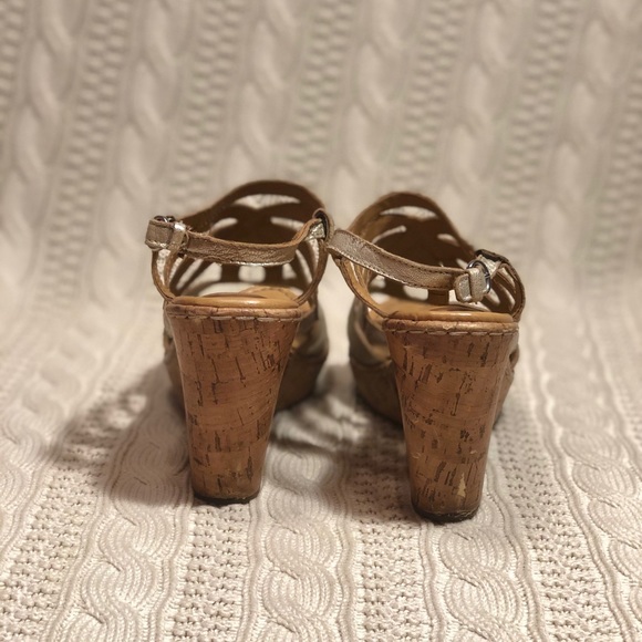 b.o.c. Wedge sandal metallic sz 8 - Picture 4 of 11